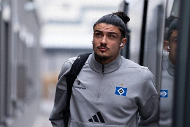 必发官网-冠军稳了？德甲王牌中卫加盟北京国安，曾是C罗师弟，球迷狂喜！|塞尔吉奥·拉莫斯|克里斯蒂亚诺·罗纳尔多|德乙|锋线|吉列尔梅-拉莫斯_新浪体育_新浪新闻